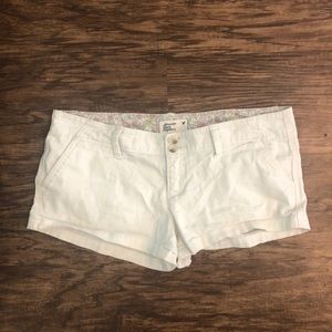 🔴American Eagle White Shorts